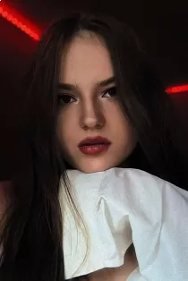 Escort Dinara 447833793043 with brown hair