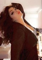 Lebanese petite escort elnara