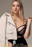 Russian escort Dandelia from London